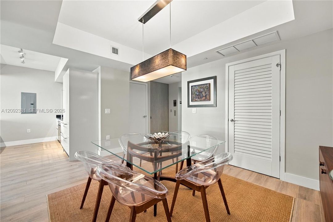 For Sale: $1,495,000 (2 beds, 3 baths, 1283 Square Feet)