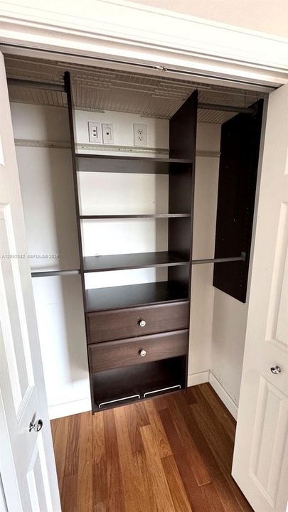 На продажу: $675,000 (3 спален, 2 ванн, 1605 Квадратных фут)