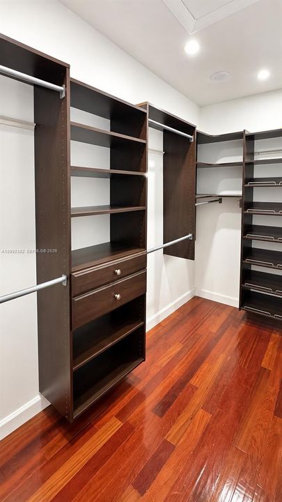 На продажу: $675,000 (3 спален, 2 ванн, 1605 Квадратных фут)