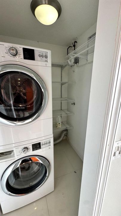 На продажу: $675,000 (3 спален, 2 ванн, 1605 Квадратных фут)