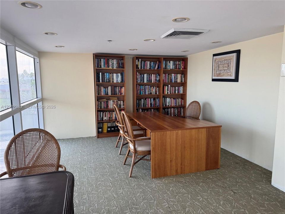 For Rent: $3,600 (2 beds, 2 baths, 1190 Square Feet)