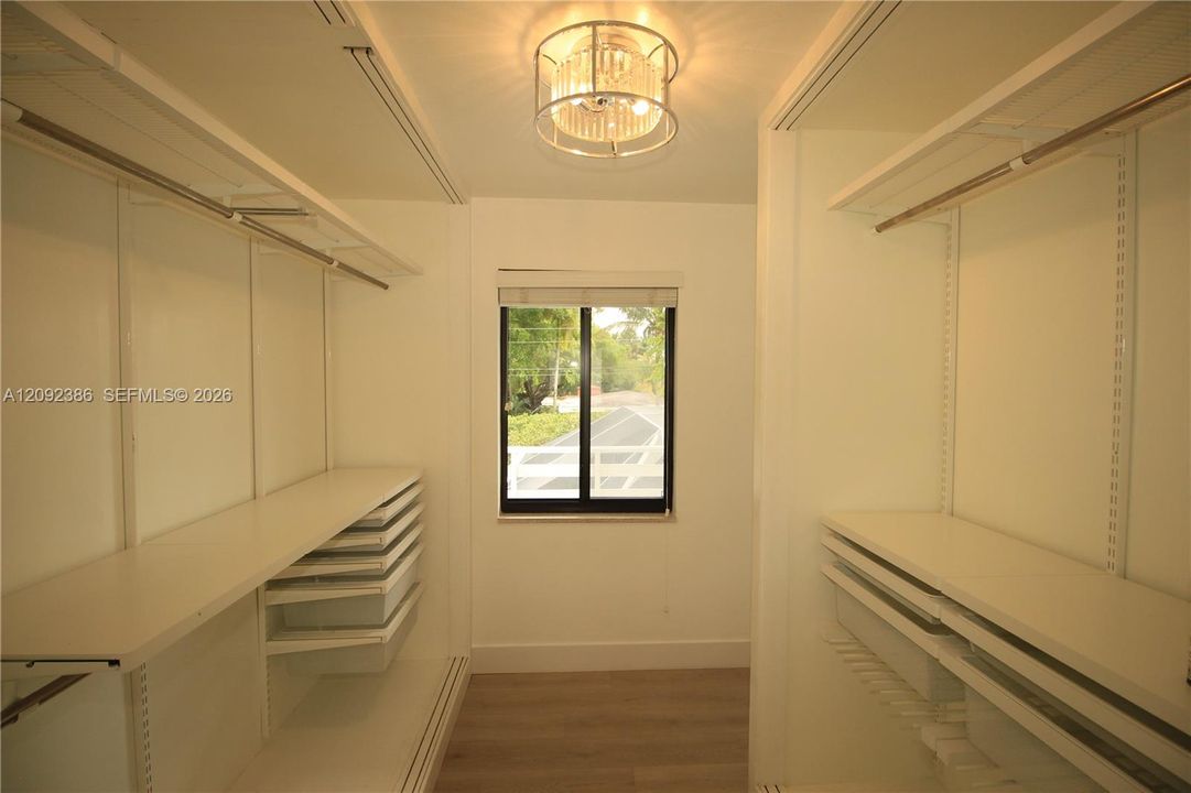 В аренду: $6,400 (4 спален, 3 ванн, 2657 Квадратных фут)