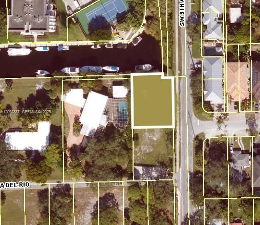 For Sale: $840,000 (0.20 acres)