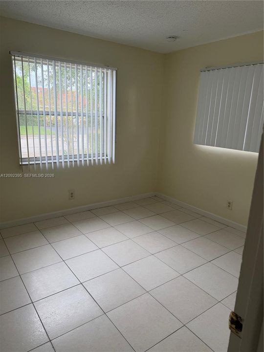 For Rent: $2,300 (2 beds, 2 baths, 2835 Square Feet)