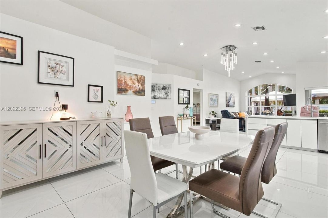 En Venta: $680,000 (3 camas, 2 baños, 1627 Pies cuadrados)