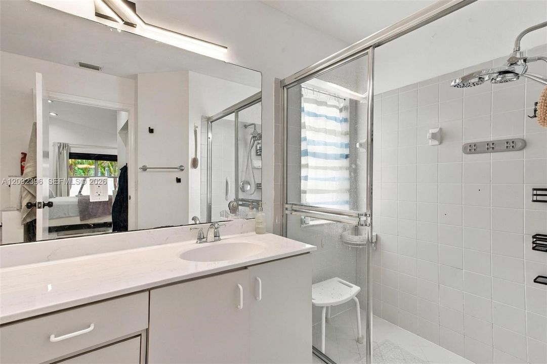 En Venta: $680,000 (3 camas, 2 baños, 1627 Pies cuadrados)