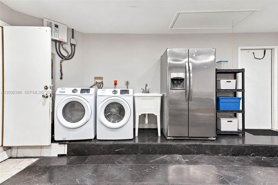 En Venta: $680,000 (3 camas, 2 baños, 1627 Pies cuadrados)