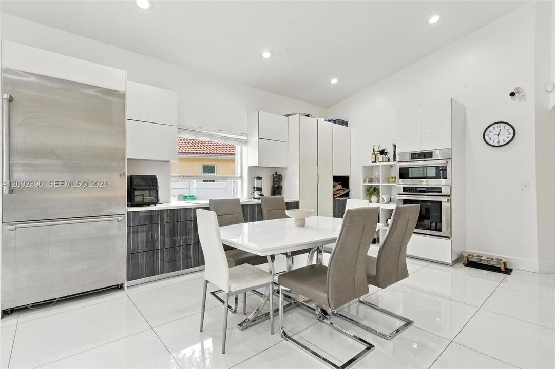 En Venta: $680,000 (3 camas, 2 baños, 1627 Pies cuadrados)