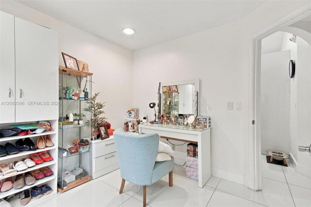 En Venta: $680,000 (3 camas, 2 baños, 1627 Pies cuadrados)