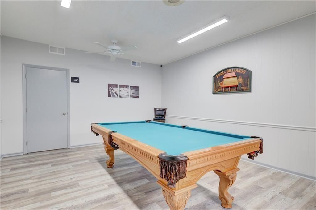 BILLARDS ROOM
