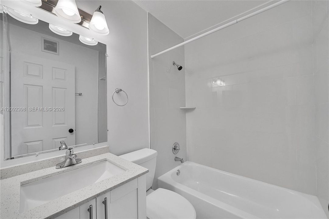 В аренду: $3,450 (3 спален, 2 ванн, 1263 Квадратных фут)