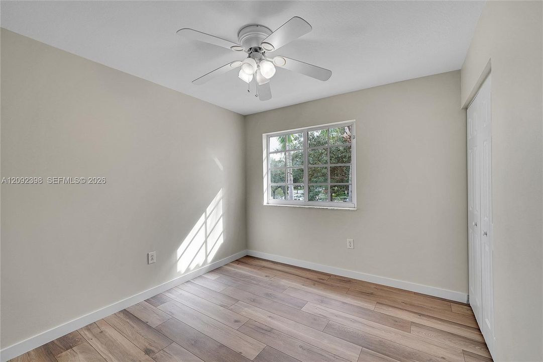 В аренду: $3,450 (3 спален, 2 ванн, 1263 Квадратных фут)