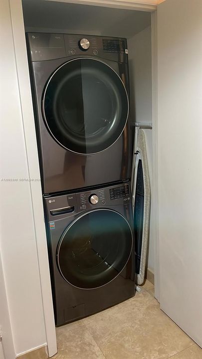 For Rent: $8,000 (2 beds, 2 baths, 2065 Square Feet)