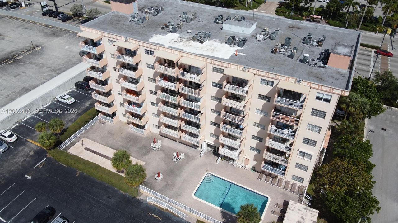 For Sale: $190,000 (1 beds, 1 baths, 580 Square Feet)