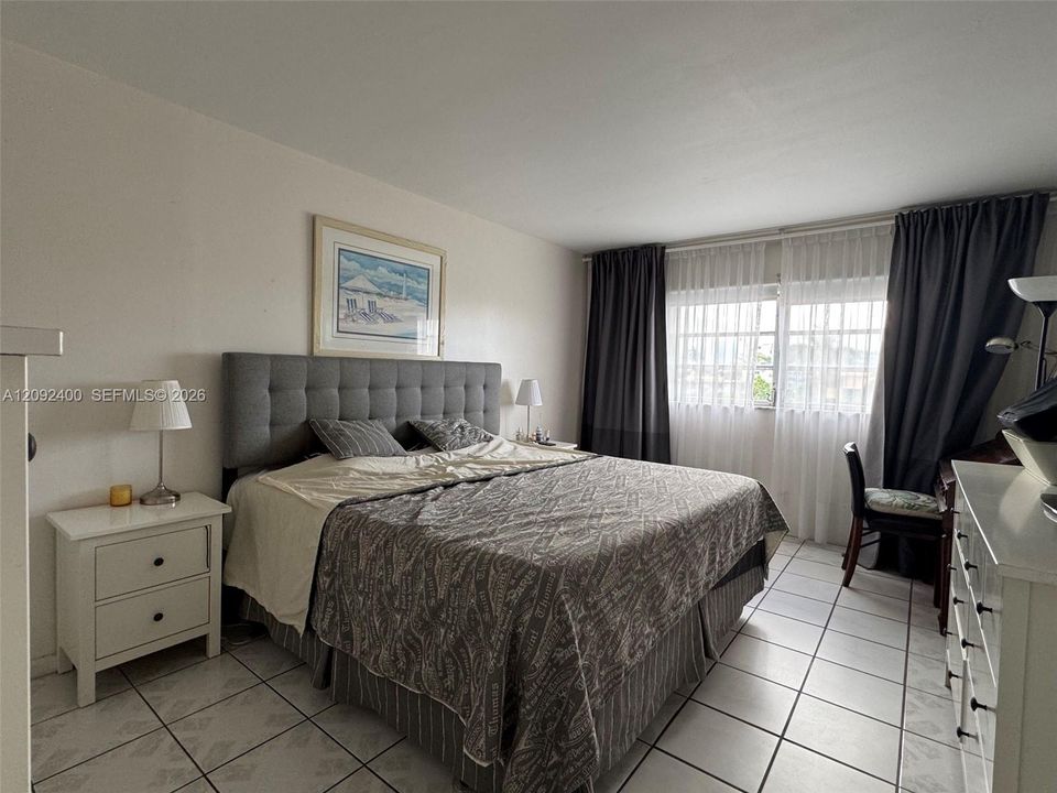For Sale: $190,000 (1 beds, 1 baths, 580 Square Feet)