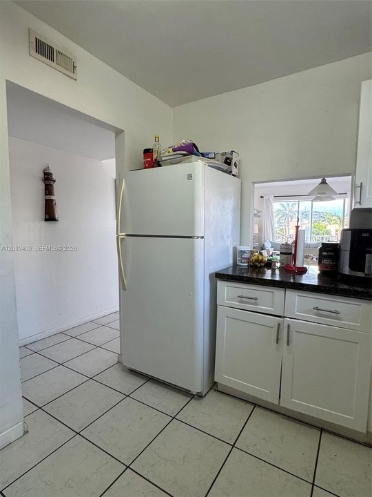For Sale: $190,000 (1 beds, 1 baths, 580 Square Feet)