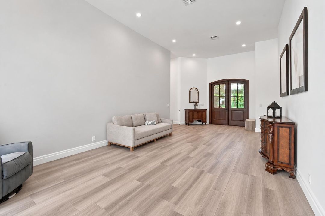Steeplechase | Great Room 5