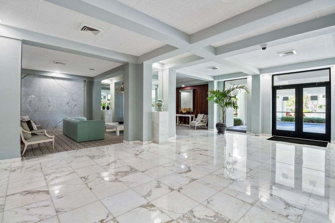 lapalma602lobby