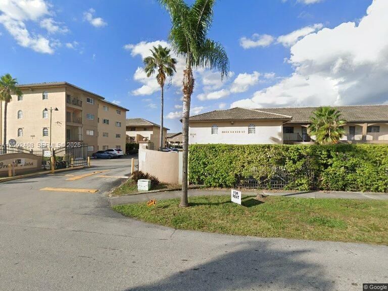 En Venta: $285,000 (2 camas, 2 baños, 1100 Pies cuadrados)