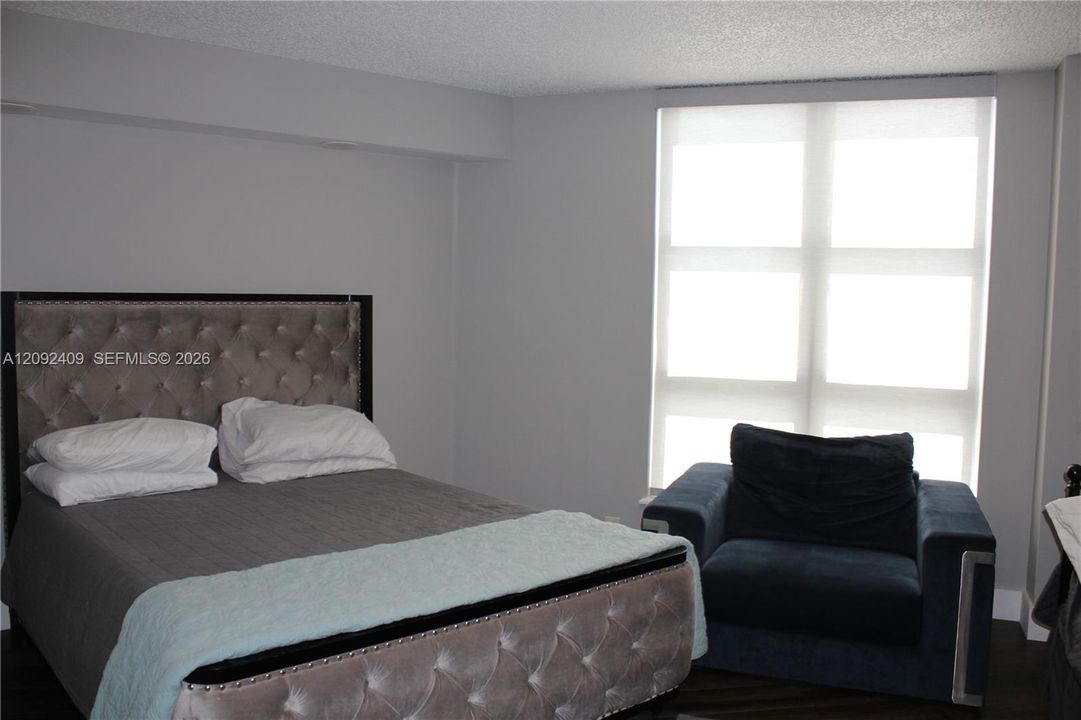 For Rent: $3,800 (2 beds, 2 baths, 1353 Square Feet)
