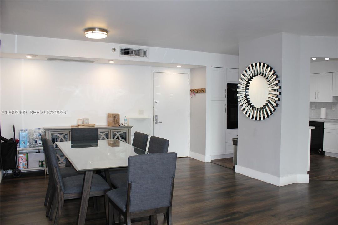 For Rent: $3,800 (2 beds, 2 baths, 1353 Square Feet)