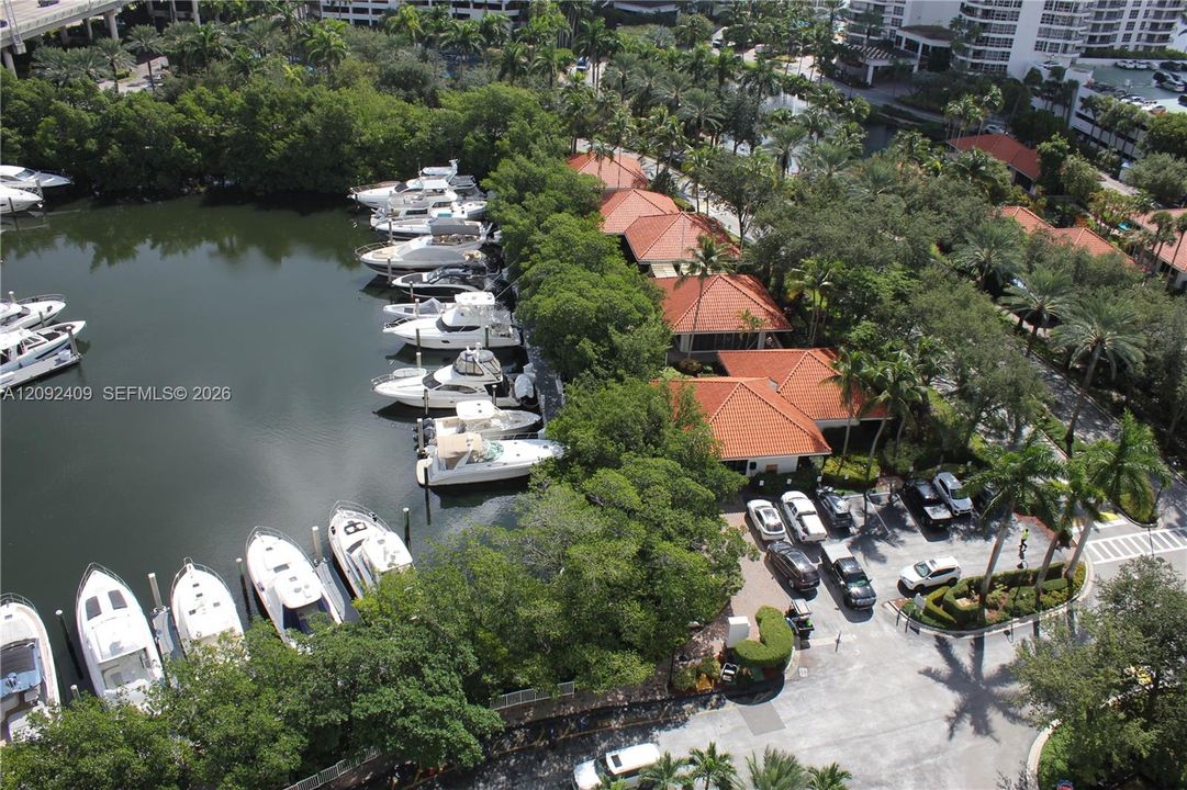 For Rent: $3,800 (2 beds, 2 baths, 1353 Square Feet)