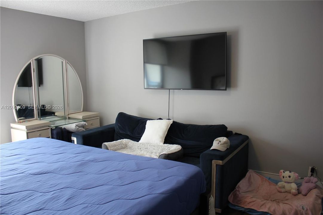 For Rent: $3,800 (2 beds, 2 baths, 1353 Square Feet)