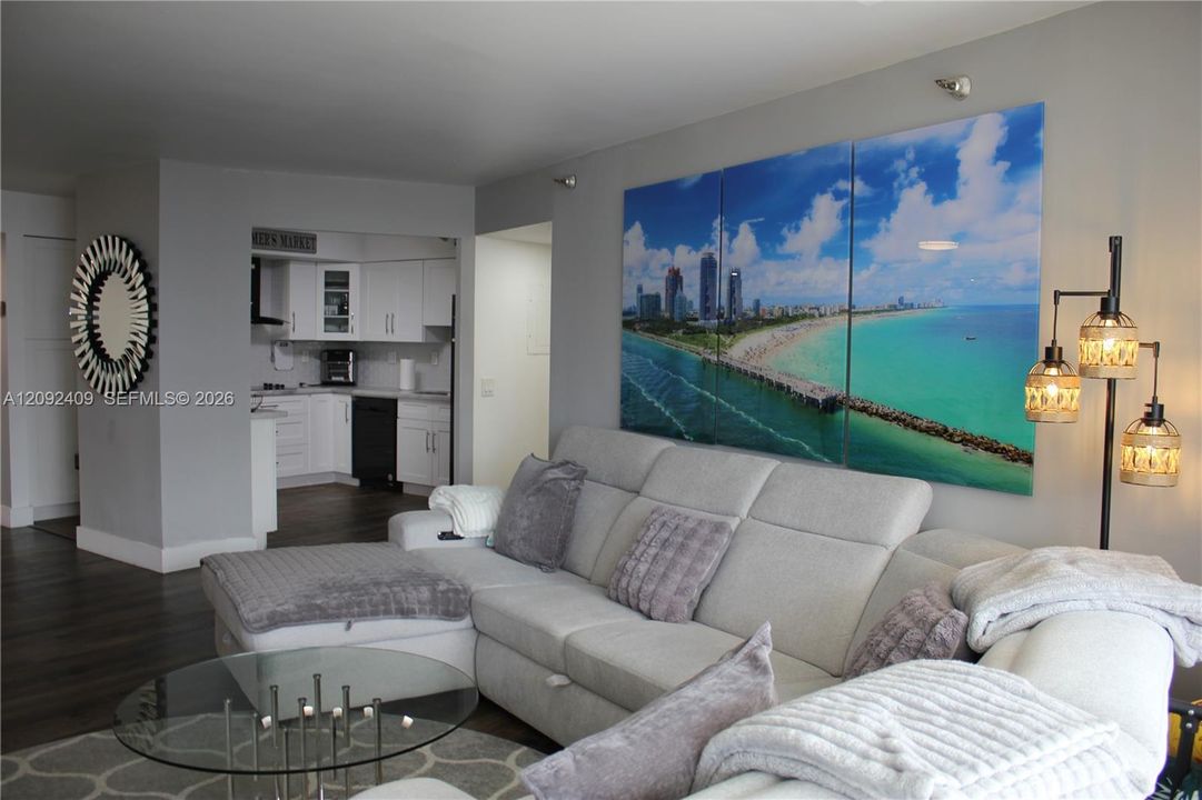 For Rent: $3,800 (2 beds, 2 baths, 1353 Square Feet)