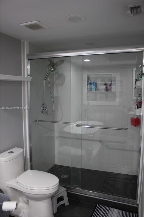 For Rent: $3,800 (2 beds, 2 baths, 1353 Square Feet)