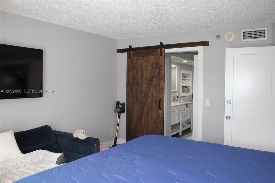 For Rent: $3,800 (2 beds, 2 baths, 1353 Square Feet)