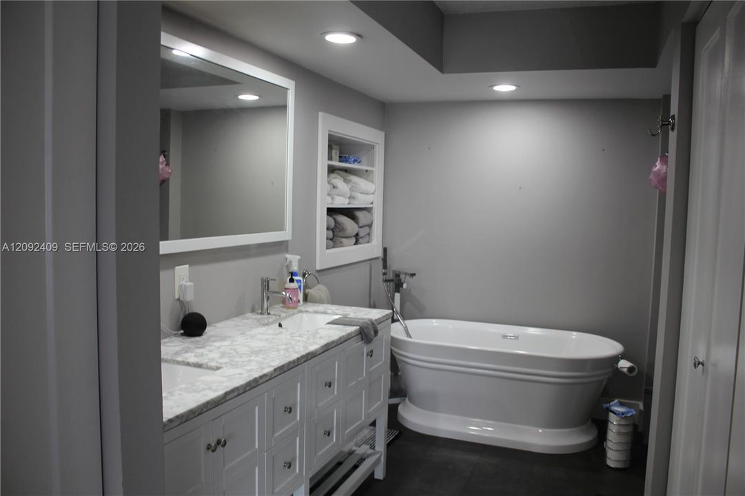 For Rent: $3,800 (2 beds, 2 baths, 1353 Square Feet)