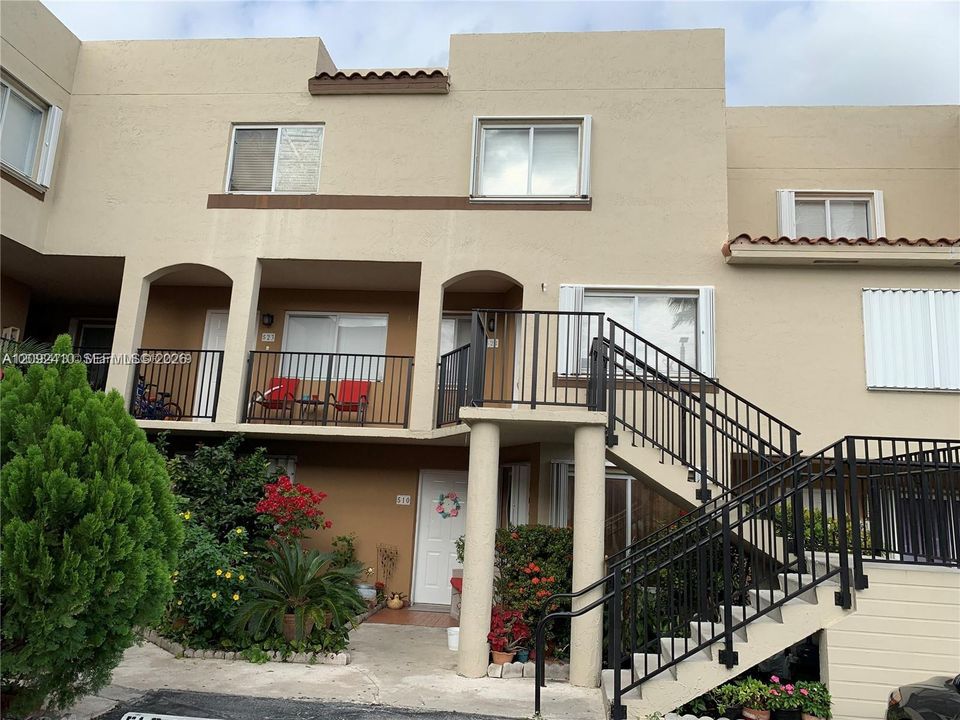 En Renta: $2,750 (3 camas, 2 baños, 1360 Pies cuadrados)
