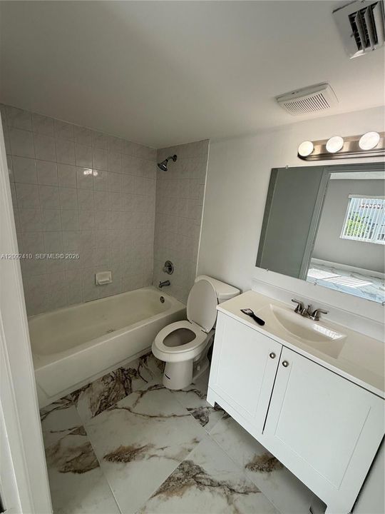 En Renta: $2,750 (3 camas, 2 baños, 1360 Pies cuadrados)