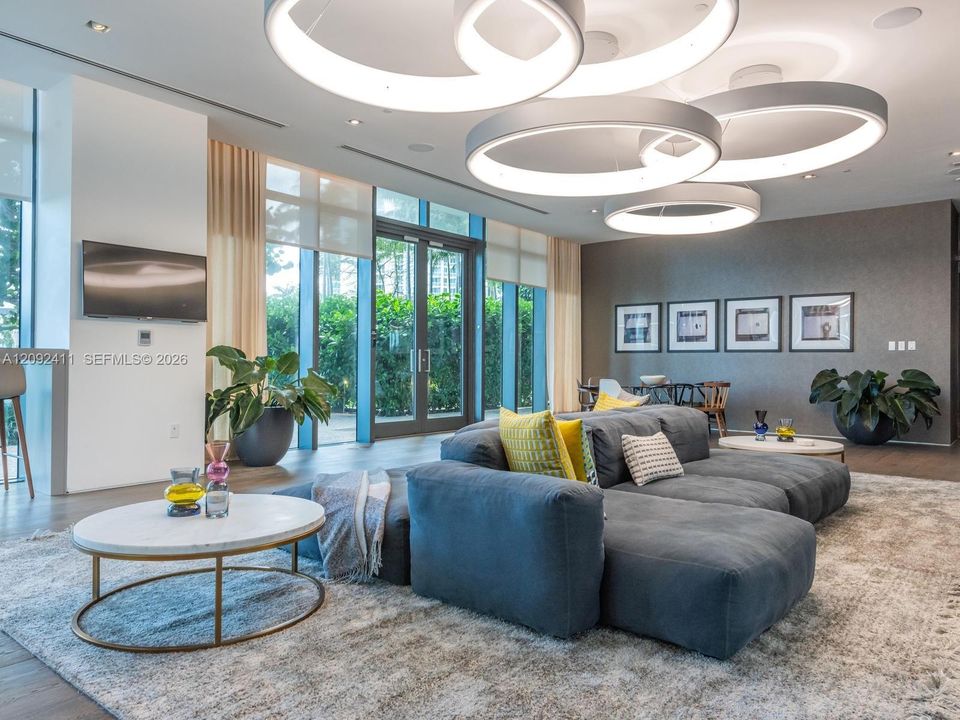 For Sale: $869,500 (1 beds, 2 baths, 1055 Square Feet)