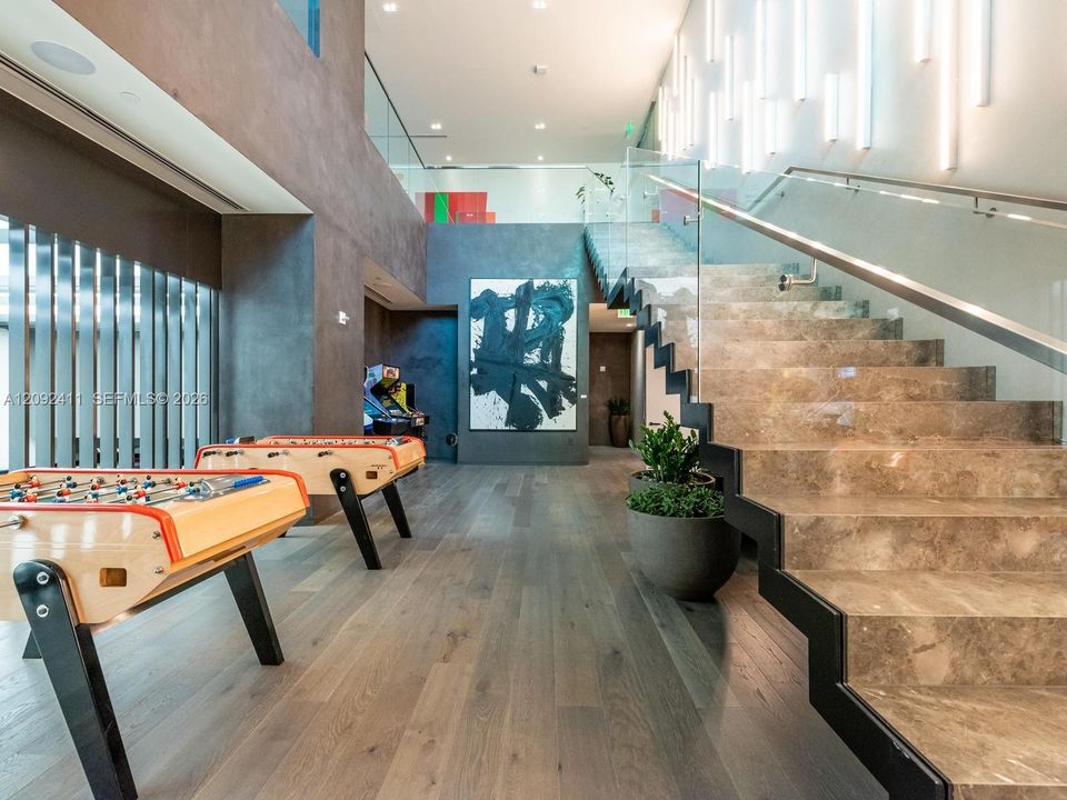 For Sale: $869,500 (1 beds, 2 baths, 1055 Square Feet)