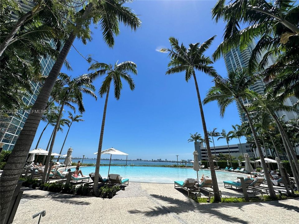 For Sale: $869,500 (1 beds, 2 baths, 1055 Square Feet)