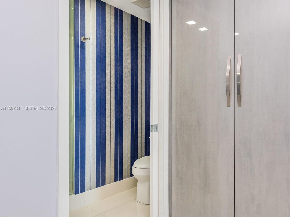 For Sale: $869,500 (1 beds, 2 baths, 1055 Square Feet)