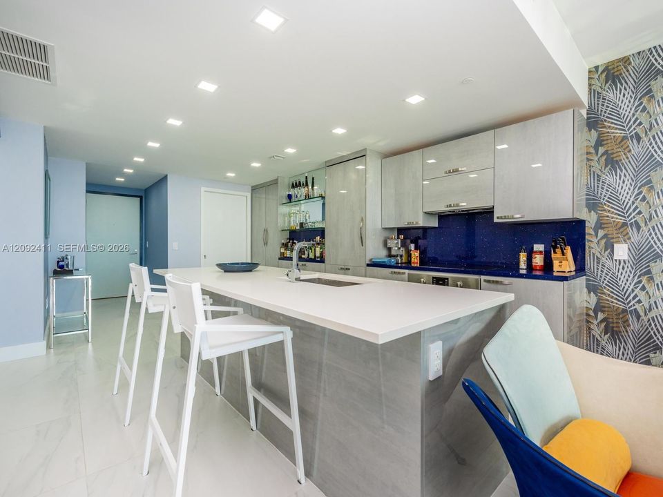 For Sale: $869,500 (1 beds, 2 baths, 1055 Square Feet)
