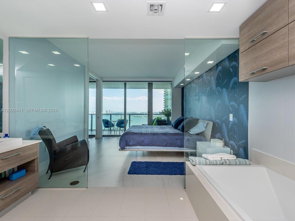 For Sale: $869,500 (1 beds, 2 baths, 1055 Square Feet)