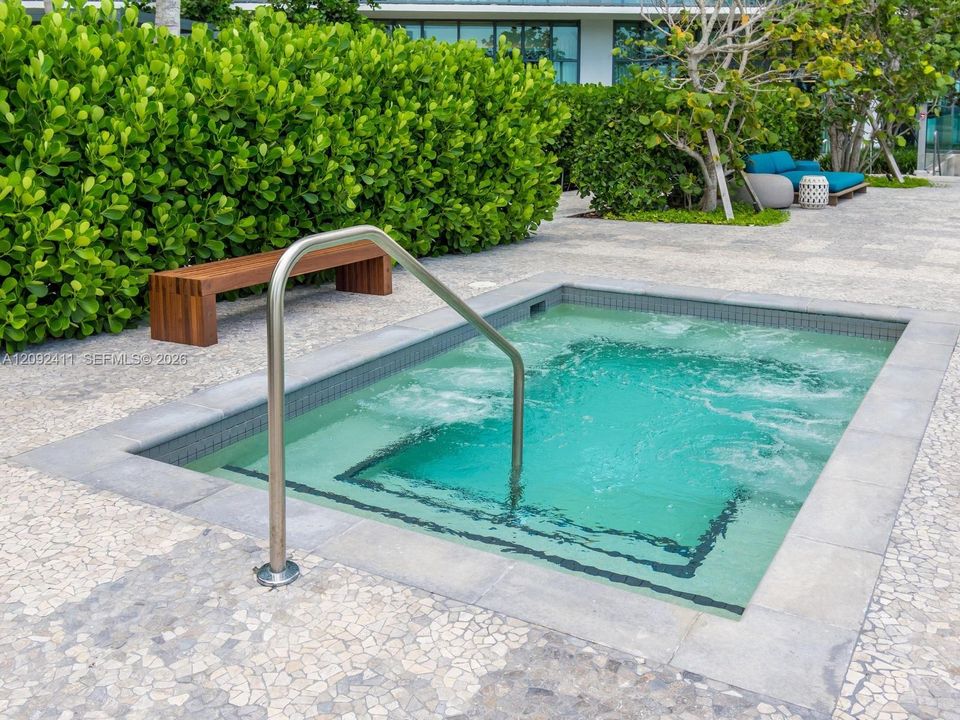 For Sale: $869,500 (1 beds, 2 baths, 1055 Square Feet)