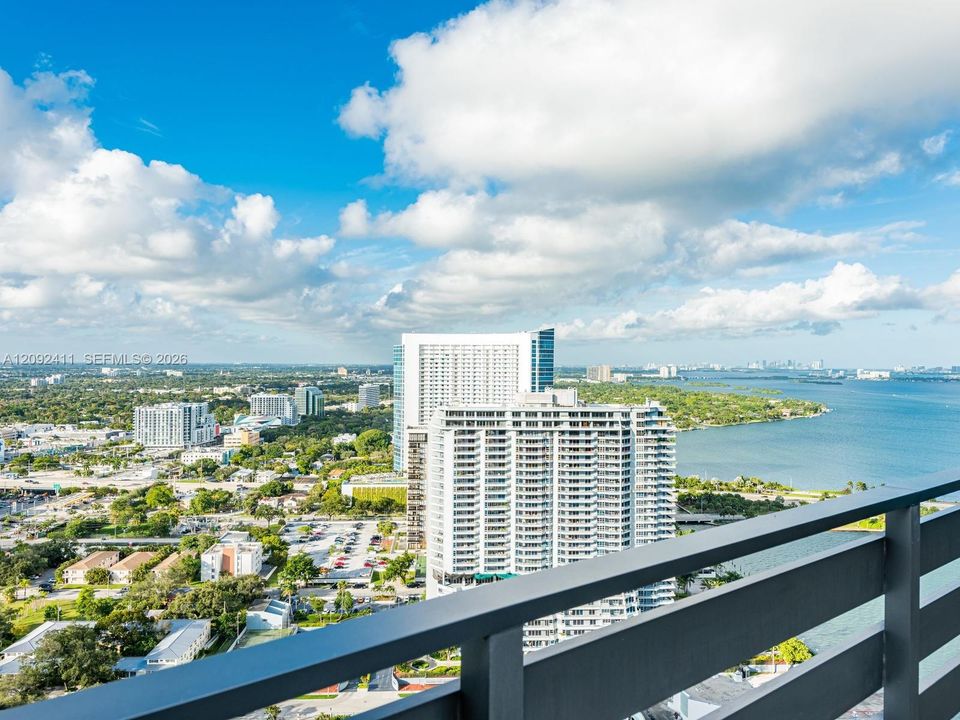 For Sale: $869,500 (1 beds, 2 baths, 1055 Square Feet)