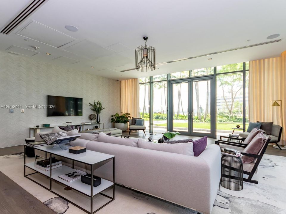 For Sale: $869,500 (1 beds, 2 baths, 1055 Square Feet)
