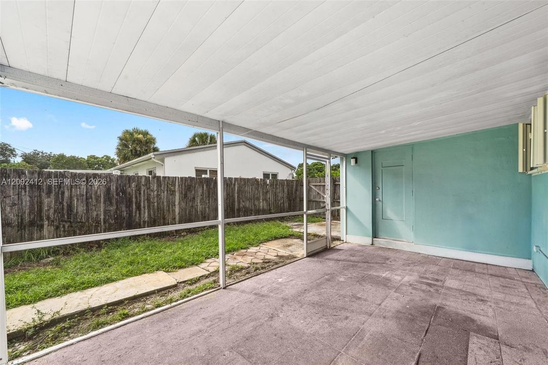 For Sale: $479,999 (3 beds, 2 baths, 1202 Square Feet)