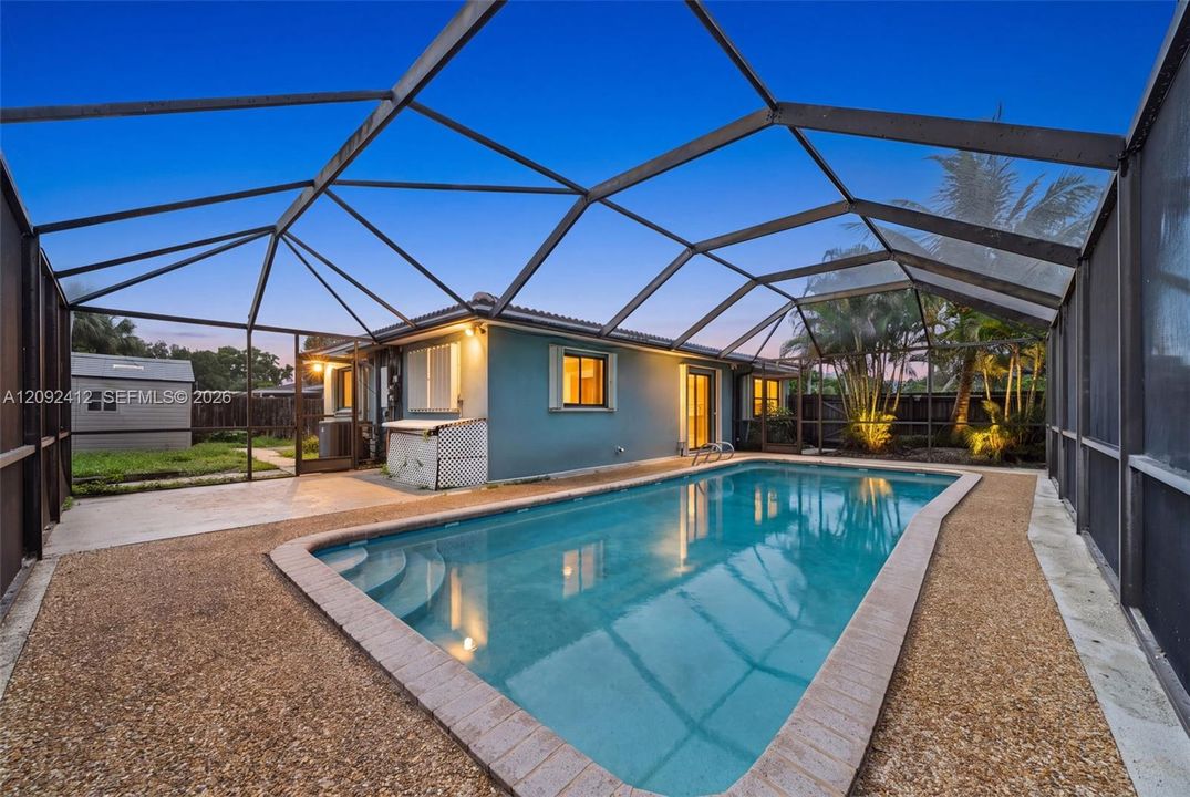 For Sale: $479,999 (3 beds, 2 baths, 1202 Square Feet)