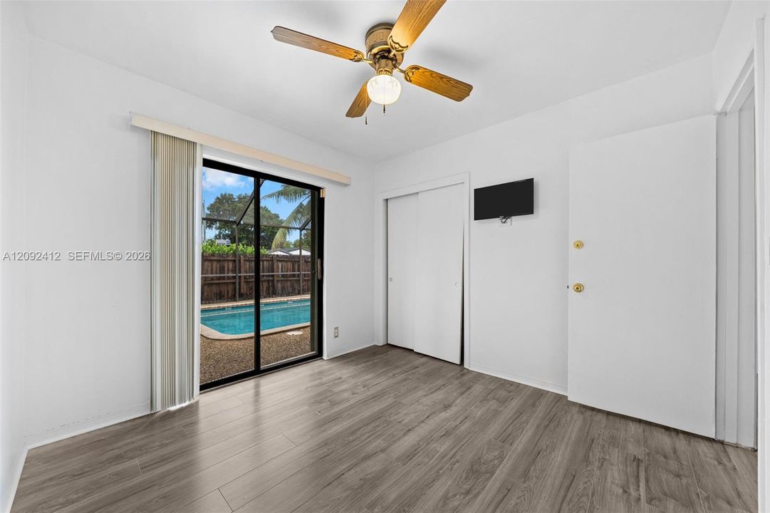 For Sale: $479,999 (3 beds, 2 baths, 1202 Square Feet)