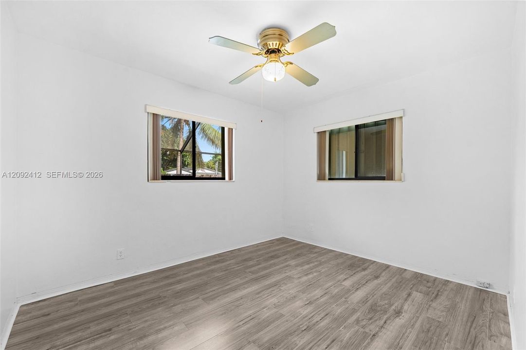 For Sale: $479,999 (3 beds, 2 baths, 1202 Square Feet)