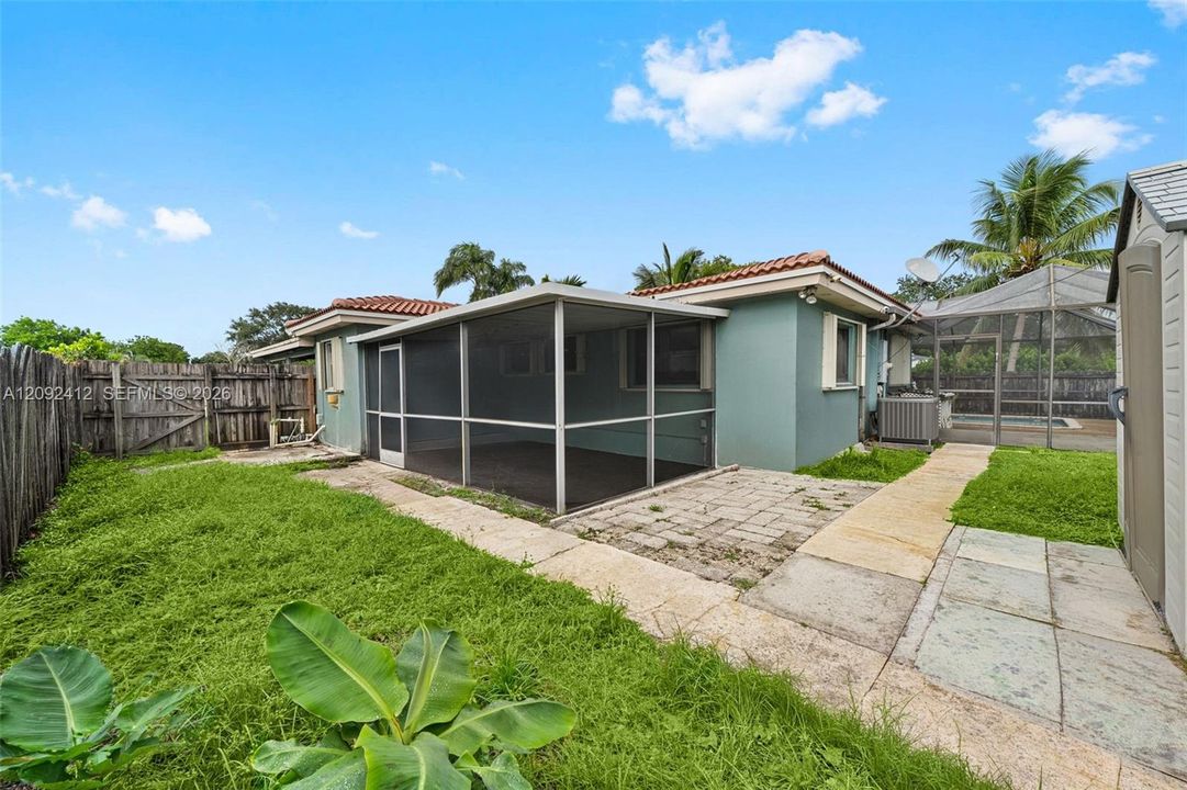 For Sale: $479,999 (3 beds, 2 baths, 1202 Square Feet)