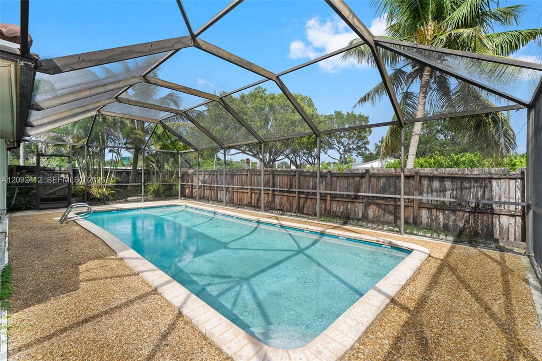 For Sale: $479,999 (3 beds, 2 baths, 1202 Square Feet)
