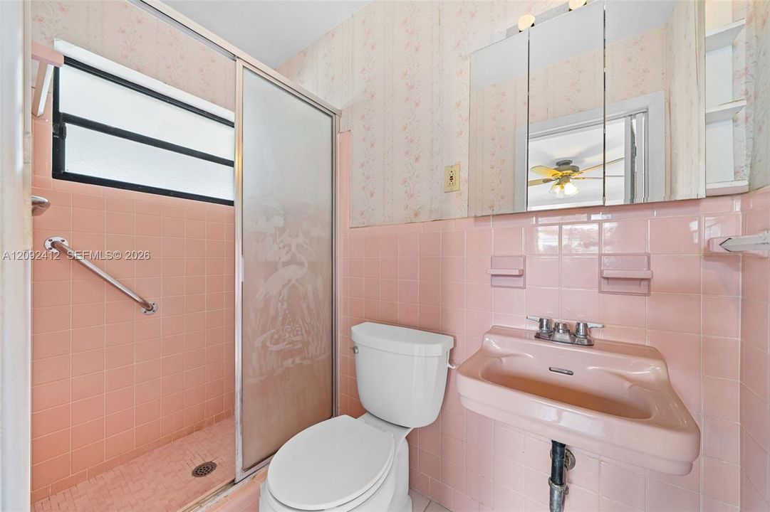 For Sale: $479,999 (3 beds, 2 baths, 1202 Square Feet)