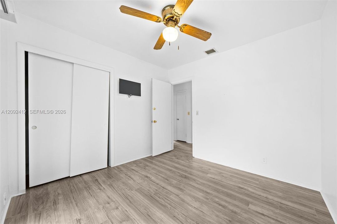 For Sale: $479,999 (3 beds, 2 baths, 1202 Square Feet)